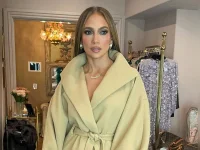 JLo and Ben Affleck slash price on Beverly Hills mansion.webp