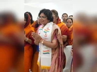 Vijaya Rahatkar given Acharya Tulsi award by Terapanth.webp