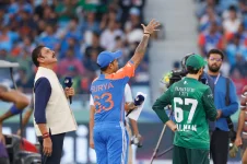 Suryakumar Yadav bowls first in Dubai, Bumrah back.webp