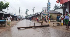 Faridpur protesters pause blockades till HC hearing on Sept 26.webp