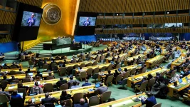 Yunus flies to New York with rival leaders for UNGA unity.webp