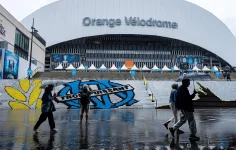 Downpour postpones Marseille vs PSG Velodrome clash.webp