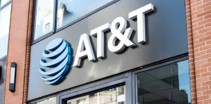 No code needed for Noah Urban to fool T-Mobile and AT&T.webp