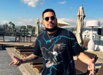 Fans beg Tony Forbes to let AKA's page rest.webp