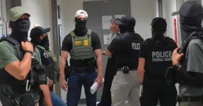 California bans masked ICE cops, Newsom defies Trump.webp