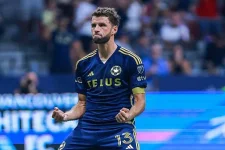 Bayern lets Müller play cowboy in Vancouver for a bit.webp
