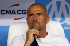 Luis Enrique ghosts Paris awards for Marseille match.webp