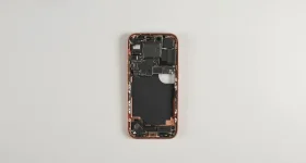 Apple iPhone 17 Pro Max gets screws, vapor cool, iFixit meh.webp