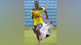 Knox Mutizwa bolts Golden Arrows for Richards Bay, SA.webp