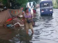 Kolkata knee-deep, Firhad Hakim bets on KMC pumps pre-Puja.webp