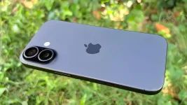 iPhone 17 base sends Apple into panic, China subsidies spark shipping chaos.webp