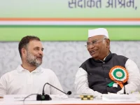 Kharge roasts Modi and Nitish at Patna, calls Bihar a ‘double engine’ joke.webp