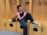 Charlie Puth clings to Bic pens, ditches tech for sadboy lyrics.webp
