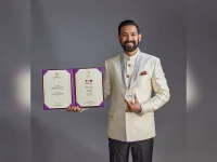 Vikrant Massey sobs with National Award, Sheetal flexes hubby.webp