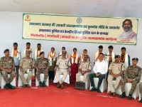 Ten Maoists dump guns in Chaibasa, DGP warns holdouts.webp