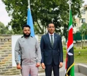 Somalia apologizes for flag desecration, Kenyans spot upside-down blunder.webp