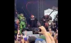 Gwar drenches Riot Fest, MAGA world melts down over Musk's head.webp