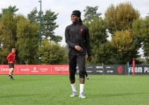 Leão storms back for Milan as Napoli lose Bungiorno drama.webp