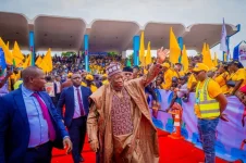 Ganduje crawls out of hiding for Kano APC meeting.webp