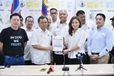Warisan ropes in Edna Majimbun, Sabah's court queen.webp