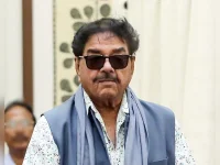 Shatrughan Sinha bows to Dev Anand, Gambler vibes return.webp