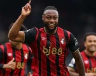 Late Kroupi strike ruins the day for Leeds.webp
