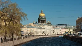 St. Petersburg dodges rain as Indian summer fakes joy.webp