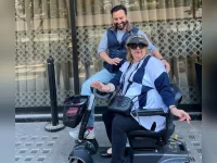 Kareena drops thirst trap for aunt Rima Jain, Saif grins.webp