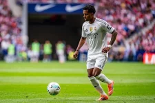 Bayern begs for Rodrygo as Madrid laughs them off.webp