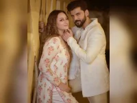 Sonakshi begs for help as Zaheer clowns in Mumbai.webp