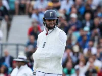 Chris Woakes flees England cricket for a payday.webp