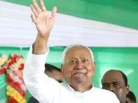 Nitish Kumar clings to Bihar throne as rivals circle.webp