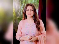 Bhagyashree warns your man is a stray dog.webp