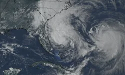 Imelda bulks up to wallop Bermuda.webp