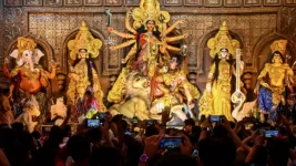 Dhaka ditches beds for Puja, heads for Kuthibari.webp