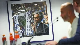 Mourinho dumps Blue love for Benfica shot.webp