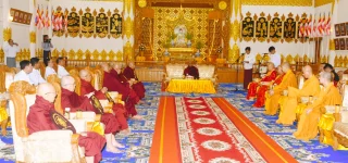 China monk rolls up, drops cash at Yangon pagoda powwow.webp