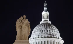 Trump threatens Democrat jobs as US government shuts down.webp