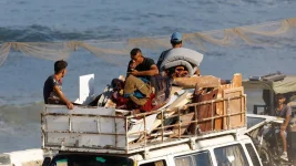 Hamas stalls on Trump Gaza plan as Israel bombs continue.webp