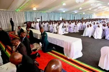 Mnangagwa prays with 5,000 as Zimbabwe economy burns.webp