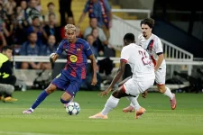 Lamine Yamal breaks Champions League record at 18 in PSG clash.webp
