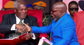 Banda, Muluzi circle Mutharika at Malawi inauguration.webp