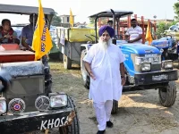 Sukhbir Badal accuses AAP of looting Punjab blind.webp
