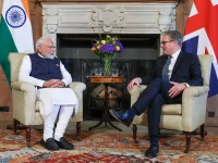 Starmer visits India to beg Modi for trade deal.webp