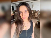 Shraddha Kapoor asks ChatGPT which dessert makes her fat.webp
