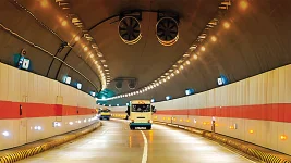 Bus flips in Karnaphuli Tunnel, injures 15.webp