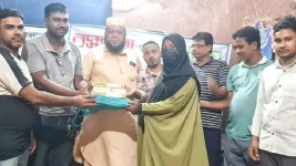 Bashundhara Shuvosangho buys books for one student.webp