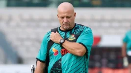 Sri Lanka poaches Bangladesh batting coach Julian Wood.webp