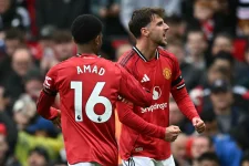 Arsenal crush West Ham as Rice scores against former club.webp