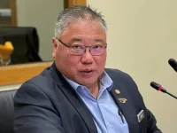 Tiong King Sing defends alcohol at Malaysia gala.webp